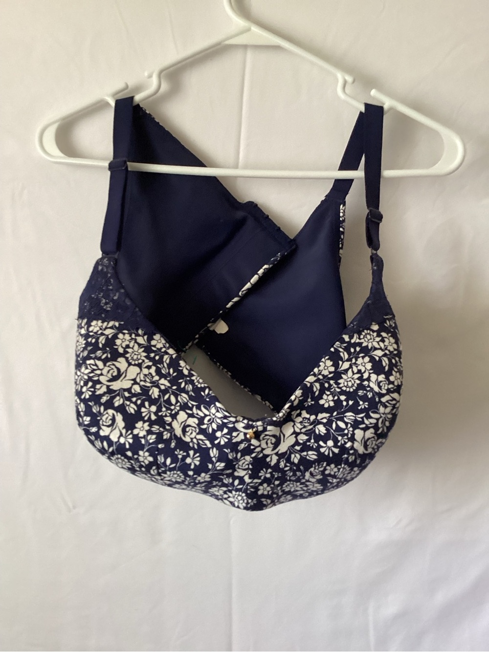 Cacique Navy Blue and White Floral T-Shirt Bra